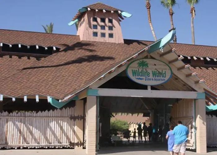 New Desert Oasis Hot Tub 4 Beds 3 Smart Tv Minutes From Luke Air Force Base & Camelback Ranch Glendale