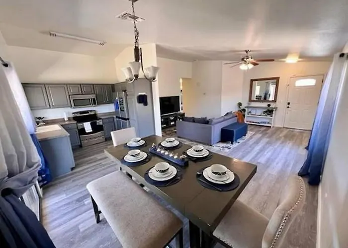 New Desert Oasis Hot Tub 4 Beds 3 Smart Tv Minutes From Luke Air Force Base & Camelback Ranch