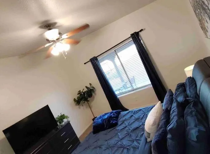 New Desert Oasis Hot Tub 4 Beds 3 Smart Tv Minutes From Luke Air Force Base & Camelback Ranch * Glendale