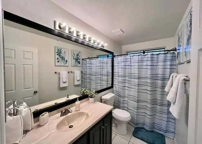 New Desert Oasis Hot Tub 4 Beds 3 Smart Tv Minutes From Luke Air Force Base & Camelback Ranch *