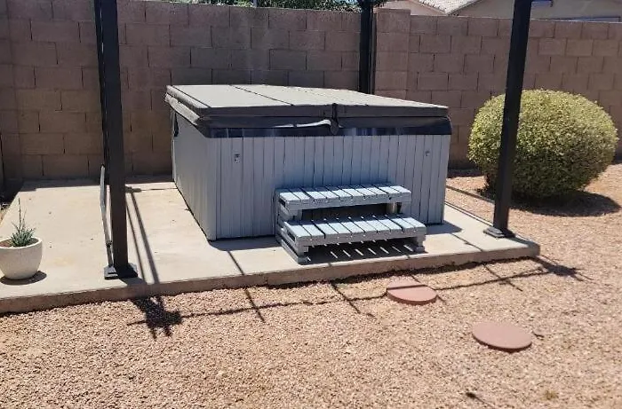 New Desert Oasis Hot Tub 4 Beds 3 Smart Tv Minutes From Luke Air Force Base & Camelback Ranch