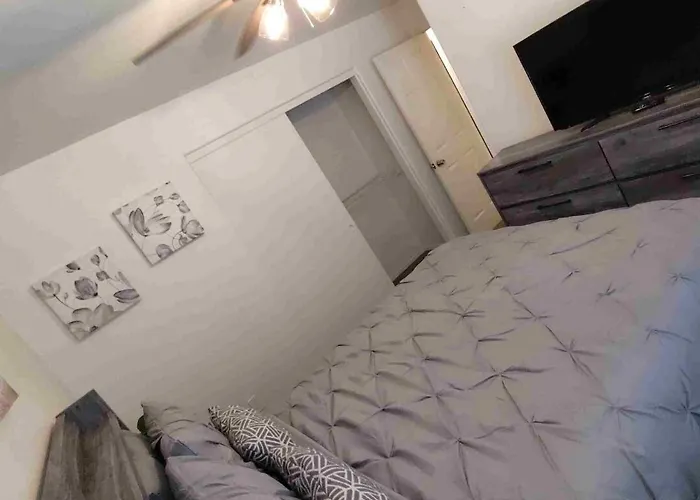 Holiday home New Desert Oasis Hot Tub 4 Beds 3 Smart Tv Minutes From Luke Air Force Base & Camelback Ranch *