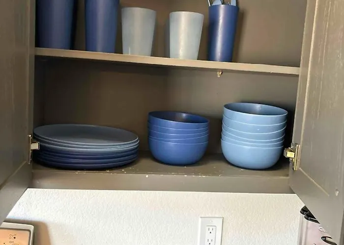 Holiday home New Desert Oasis Hot Tub 4 Beds 3 Smart Tv Minutes From Luke Air Force Base & Camelback Ranch Glendale