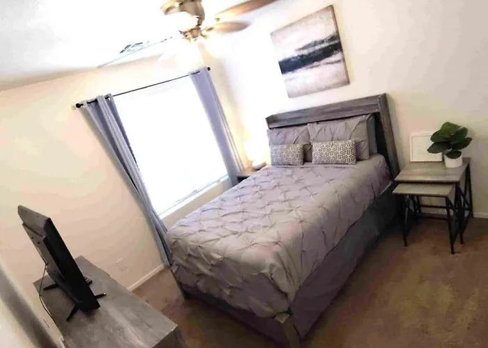 New Desert Oasis Hot Tub 4 Beds 3 Smart Tv Minutes From Luke Air Force Base & Camelback Ranch *
